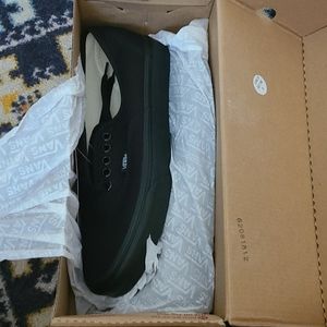 Brand New Black on black Vans w/box